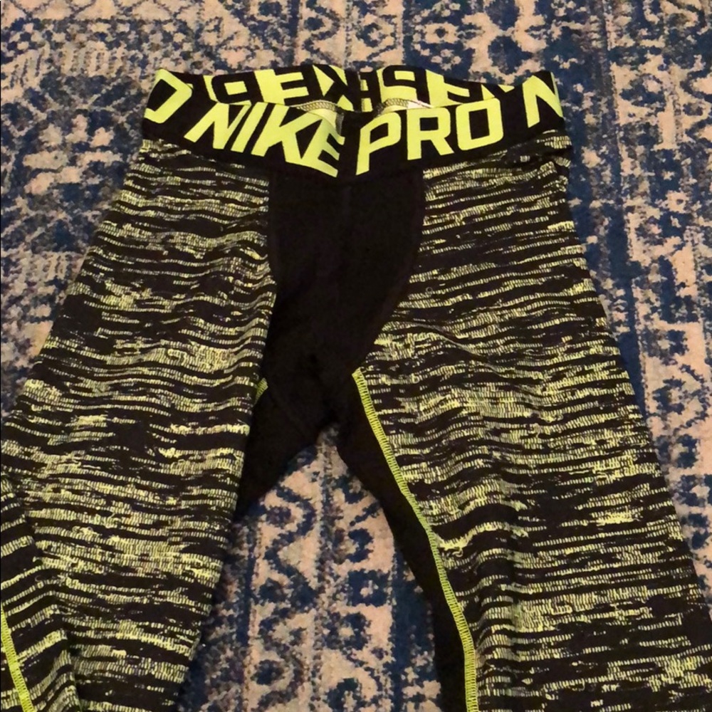Nike pro leggings large